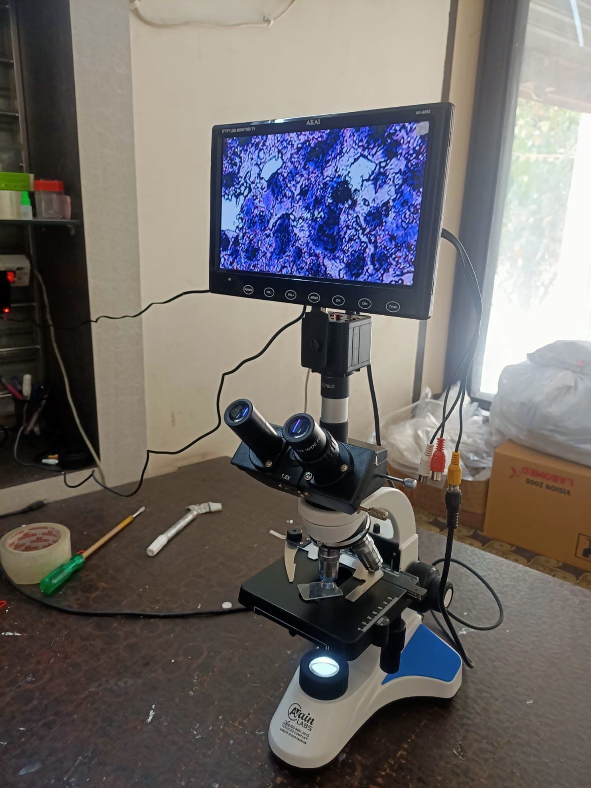 TRINOCULAR MICROSCOPE AL-147A - Image 2